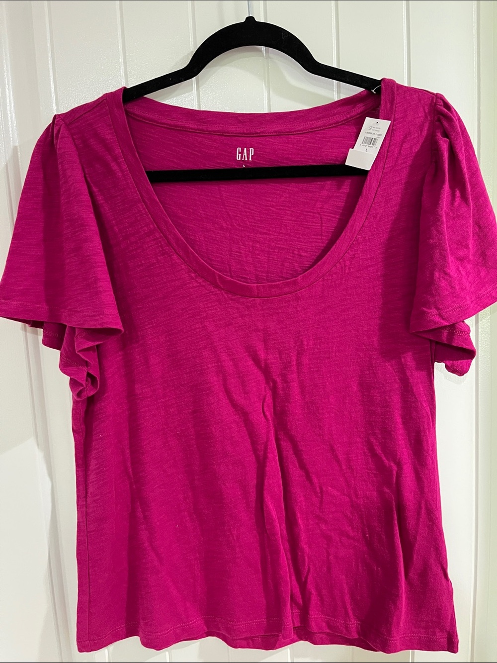 GAP Women's Scoop Neck Flutter Sleeve Tee - Fuchsia